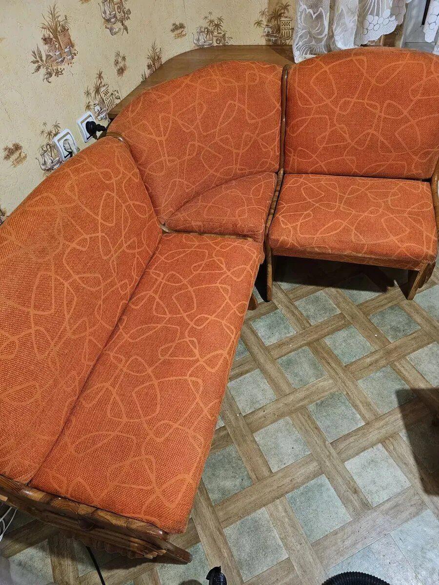 Плетёный диван с деревянным каркасом до химчистки